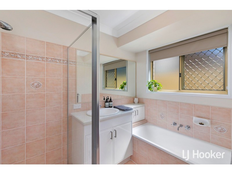 12 Sunningdale Drive, Redland Bay QLD 4165