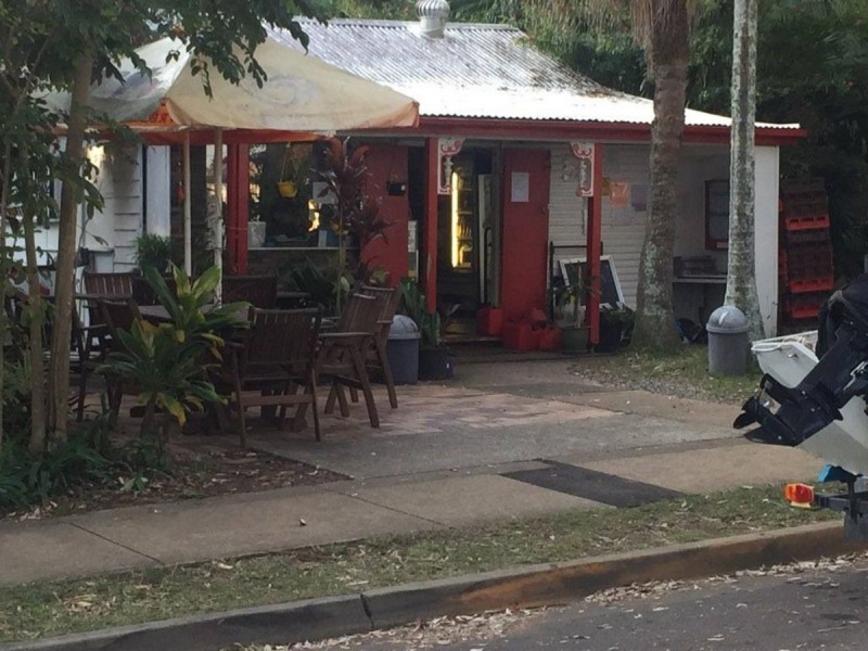 4 Pindarri Street, Lamb Island QLD 4184