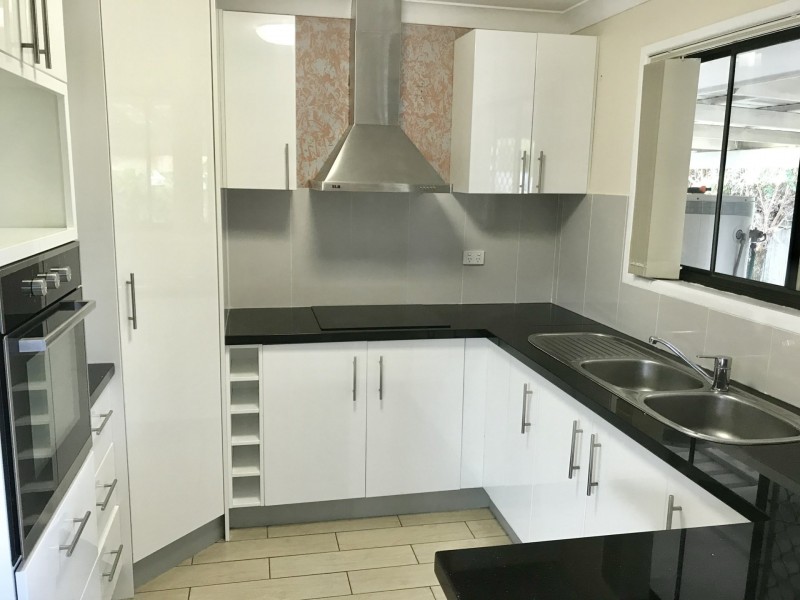 9 Moloaa Crescent, Birkdale QLD 4159