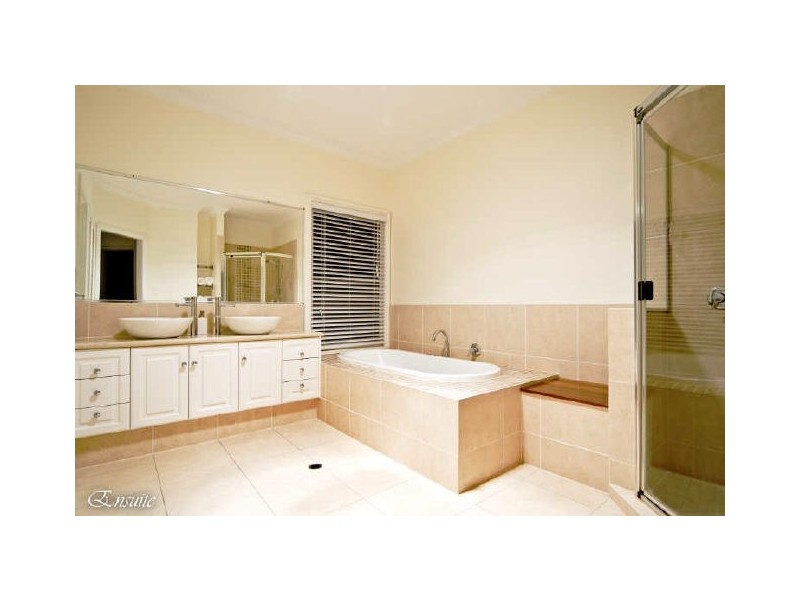 22 Buckland Street, Wellington Point QLD 4160