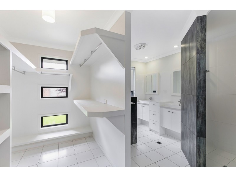 58 Trafalgar Vale Avenue, Wellington Point QLD 4160