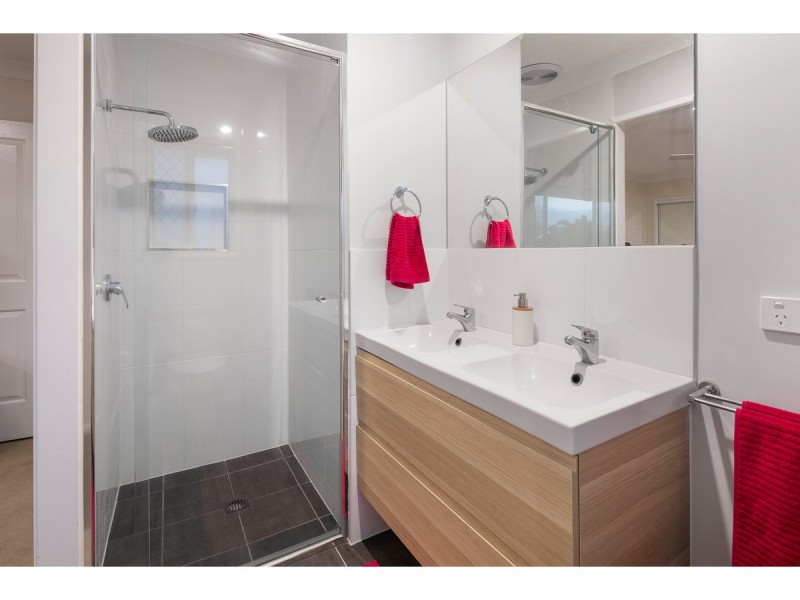 34 Skinner Avenue, Wellington Point QLD 4160