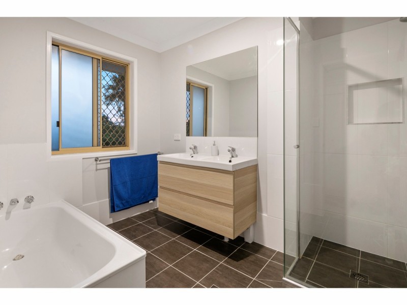 34 Skinner Avenue, Wellington Point QLD 4160