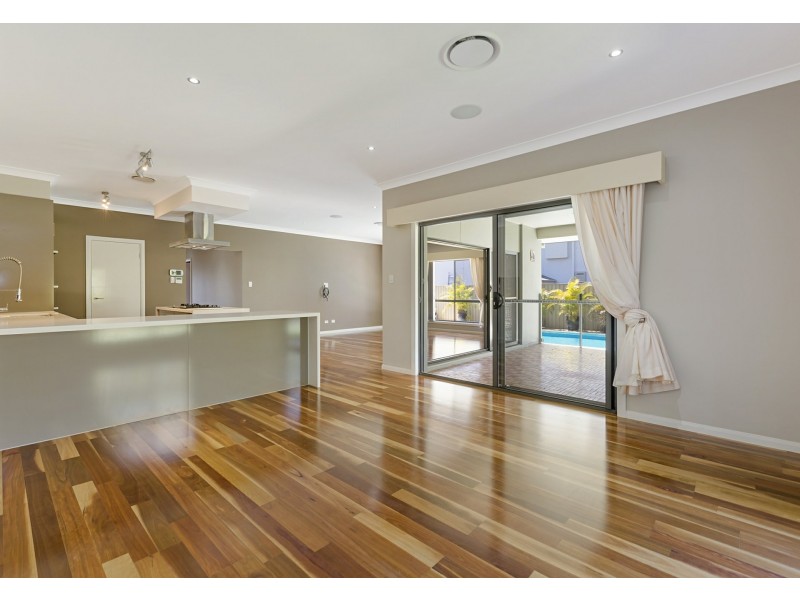 4 Marjoram Street, Thornlands QLD 4164