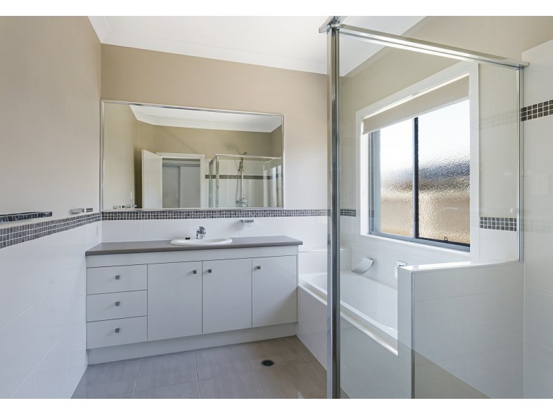 4 Marjoram Street, Thornlands QLD 4164