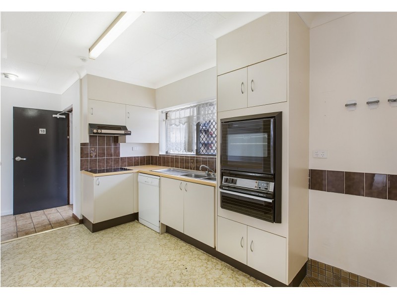 18/11 Wharf Street, Cleveland QLD 4163