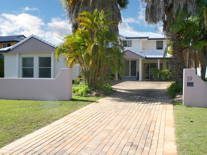 19 Sentinel Court, Raby Bay QLD 4163