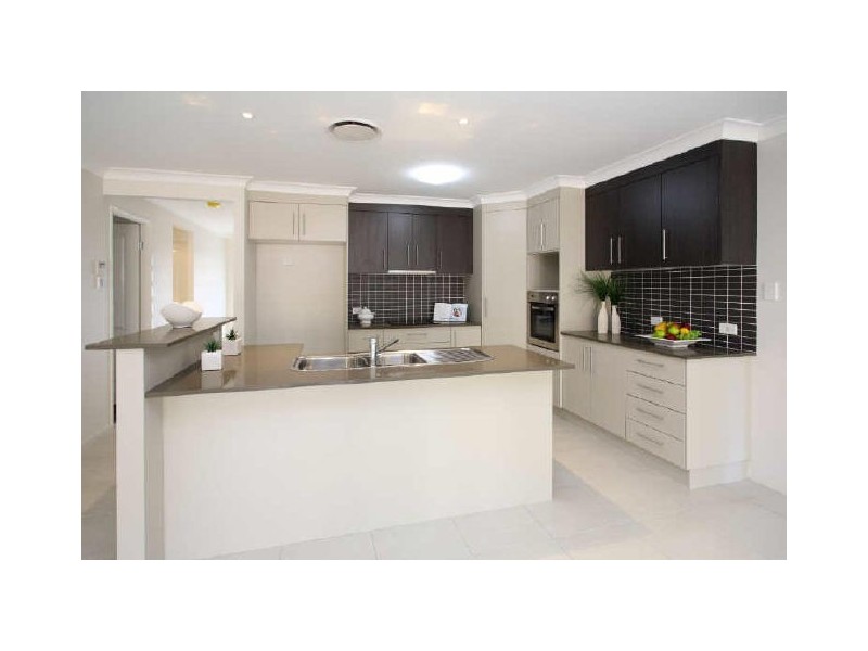 10 Kelby Close, Redland Bay QLD 4165