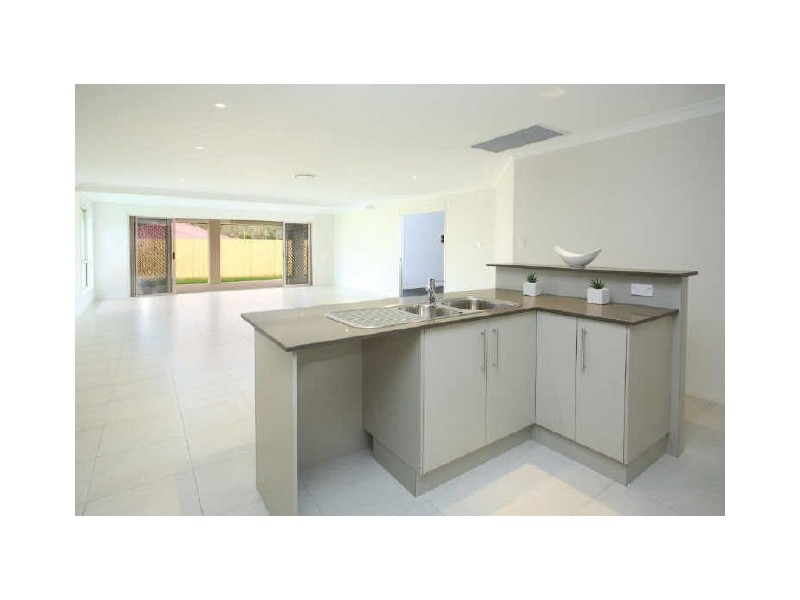 10 Kelby Close, Redland Bay QLD 4165