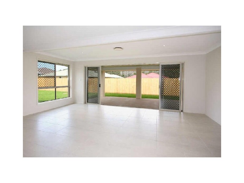 10 Kelby Close, Redland Bay QLD 4165