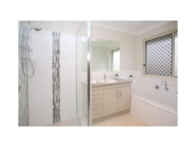 10 Kelby Close, Redland Bay QLD 4165