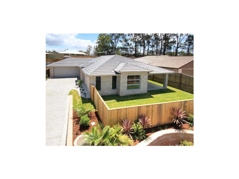 39 Emperor Drive, Redland Bay QLD 4165