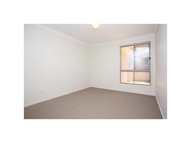 39 Emperor Drive, Redland Bay QLD 4165