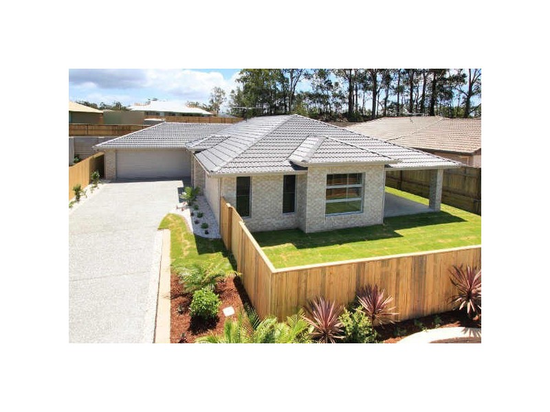 39 Emperor Drive, Redland Bay QLD 4165