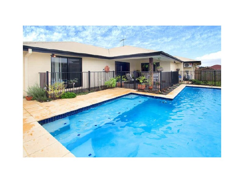 11 Bush Cherry Place, Thornlands QLD 4164