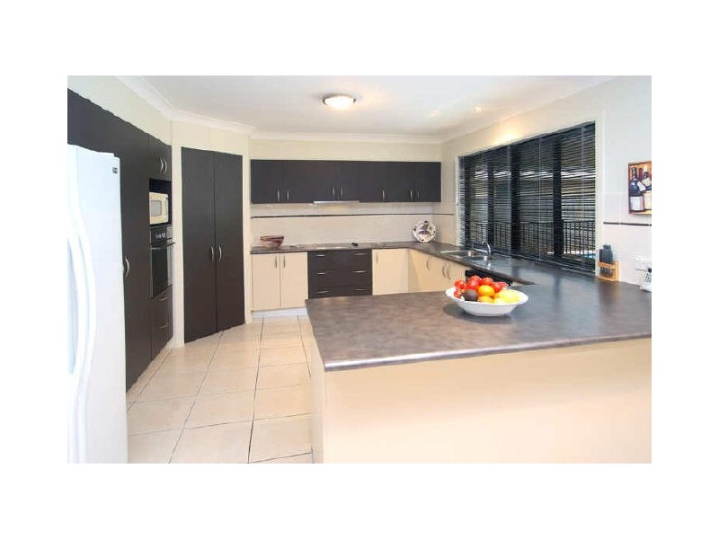 11 Bush Cherry Place, Thornlands QLD 4164