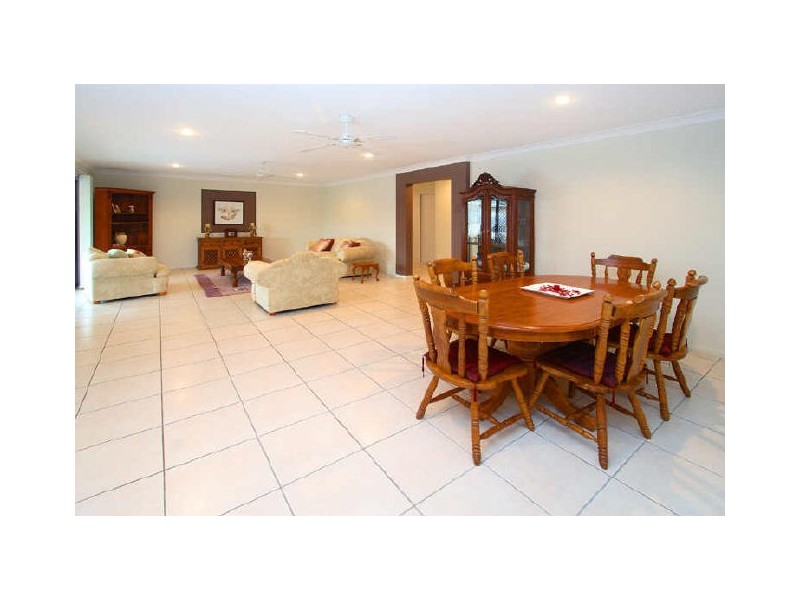 11 Bush Cherry Place, Thornlands QLD 4164