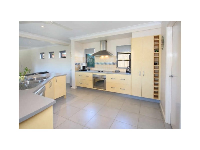 13 Syracuse Street, Redland Bay QLD 4165