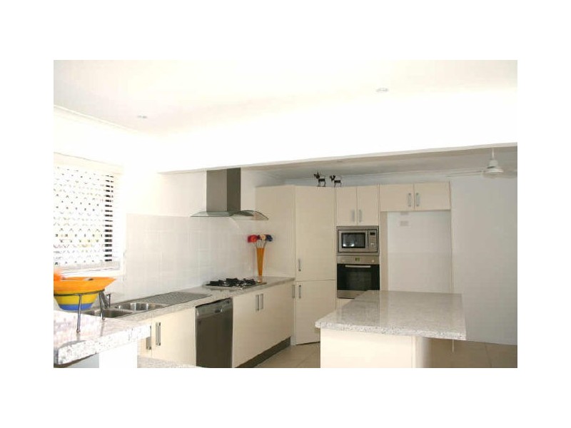 7 Waratah Avenue, Victoria Point QLD 4165