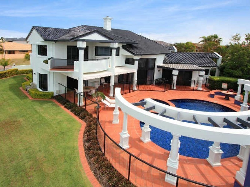1 Mainroyal Court, Raby Bay QLD 4163