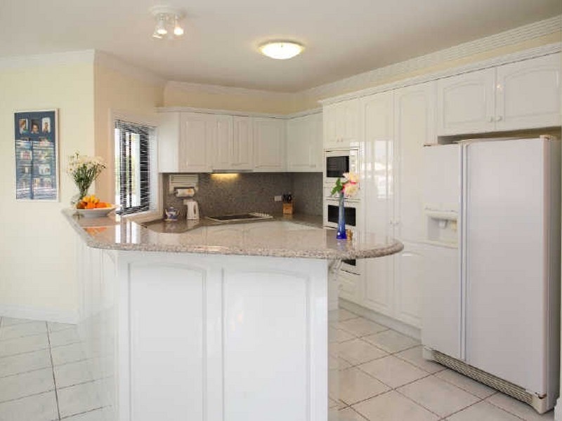 1 Mainroyal Court, Raby Bay QLD 4163