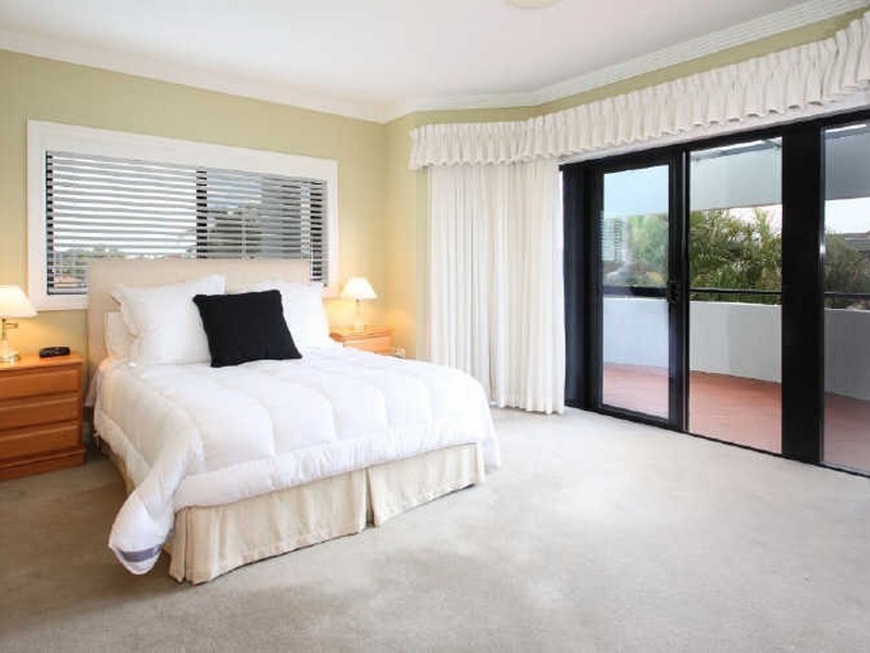 1 Mainroyal Court, Raby Bay QLD 4163