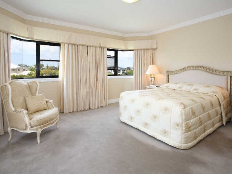 1 Mainroyal Court, Raby Bay QLD 4163