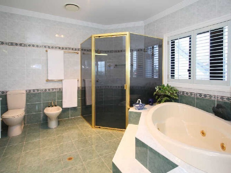 1 Mainroyal Court, Raby Bay QLD 4163