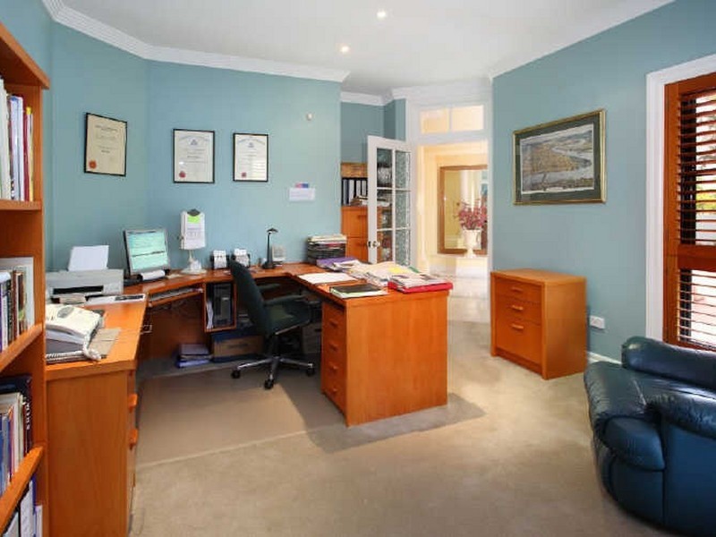 1 Mainroyal Court, Raby Bay QLD 4163