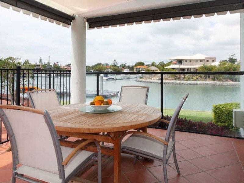 1 Mainroyal Court, Raby Bay QLD 4163