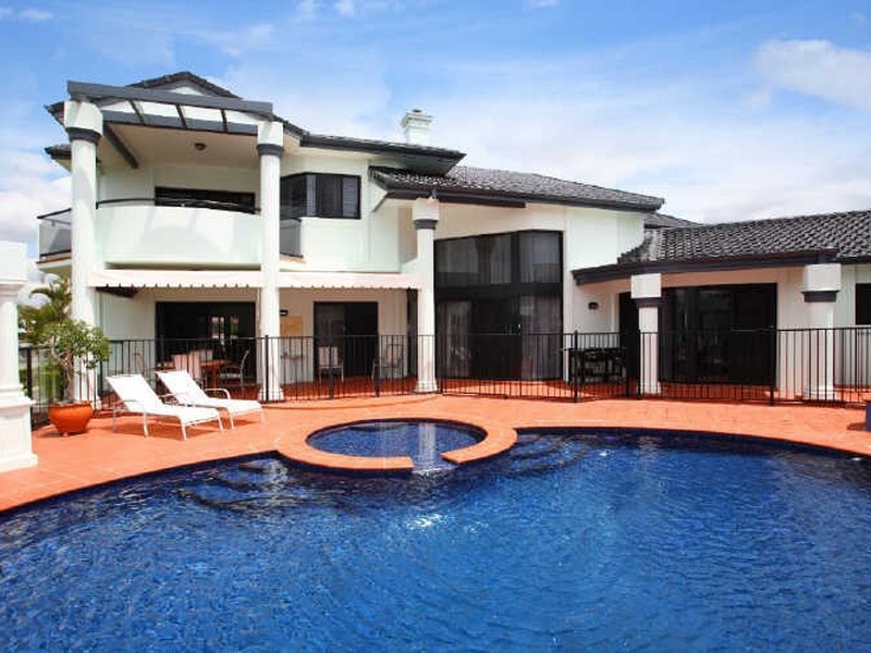 1 Mainroyal Court, Raby Bay QLD 4163