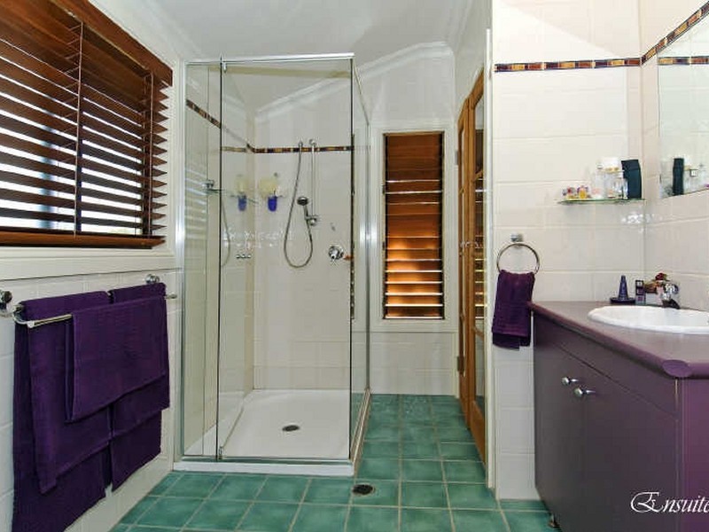 6 Apsley Street, Wellington Point QLD 4160