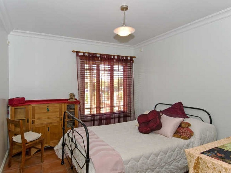 6 Apsley Street, Wellington Point QLD 4160