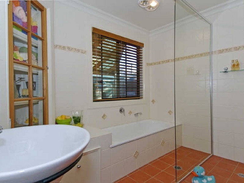 6 Apsley Street, Wellington Point QLD 4160