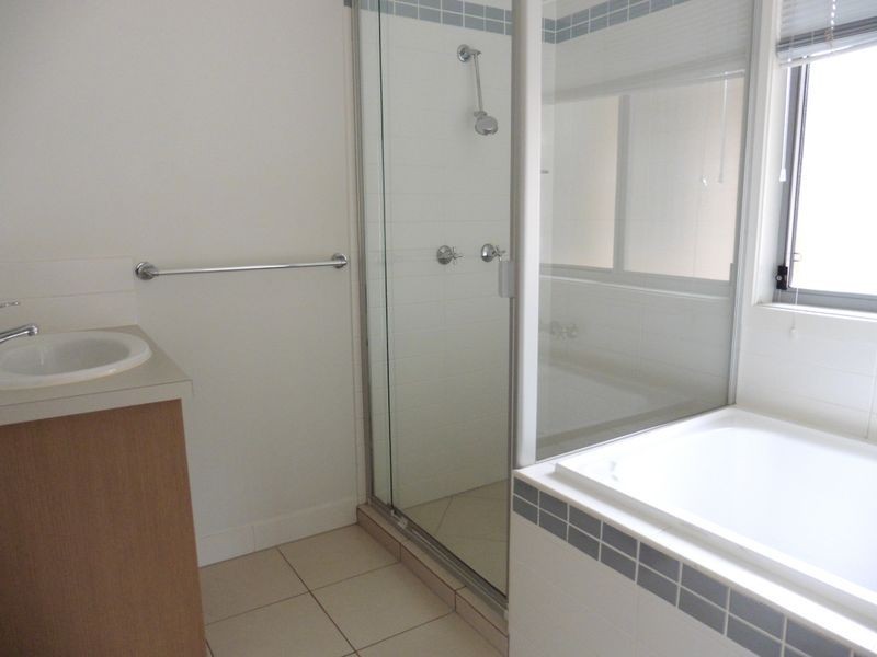 2/239 Queen Street, Cleveland QLD 4163