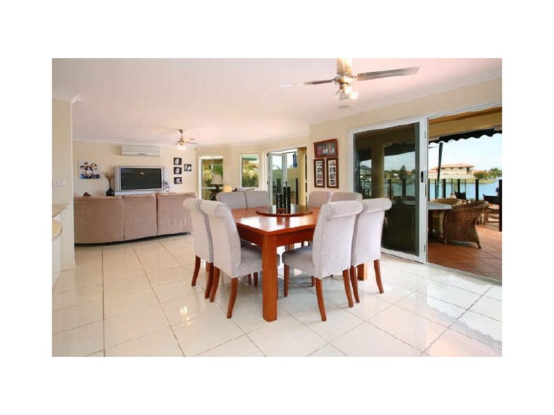 18 Mainroyal Court, Cleveland QLD 4163