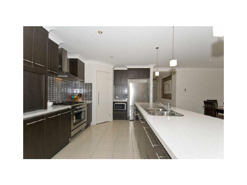 9 Kingsway Street, Wellington Point QLD 4160
