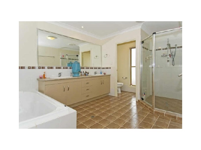 18 Whitby Place, Thornlands QLD 4164