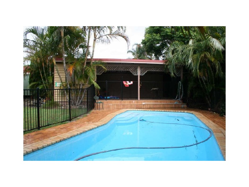 2 Commodore Court, Cleveland QLD 4163