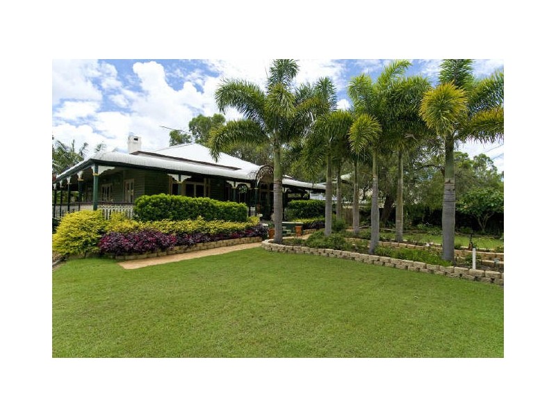 20 Muriel Street, Redland Bay QLD 4165