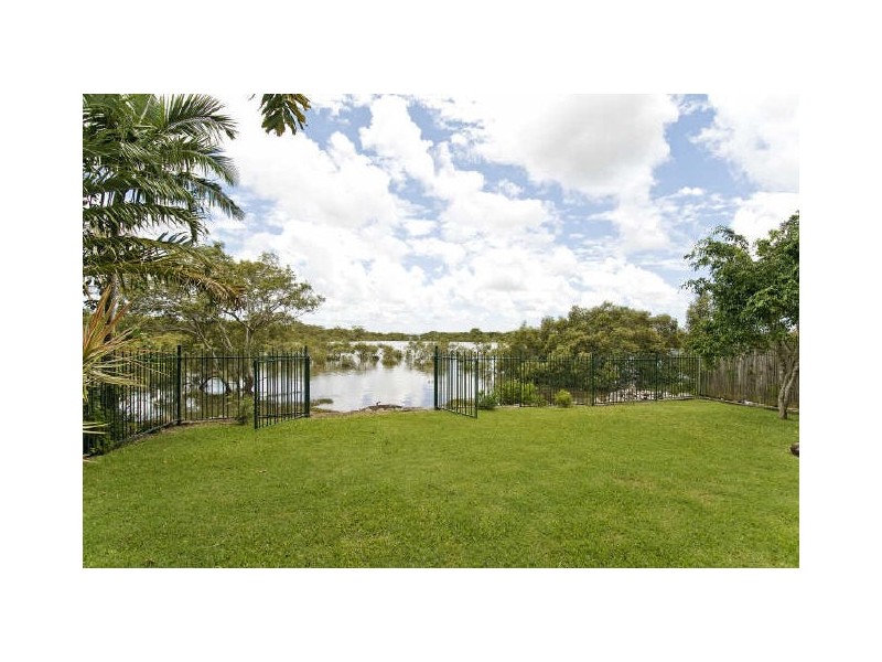 20 Muriel Street, Redland Bay QLD 4165