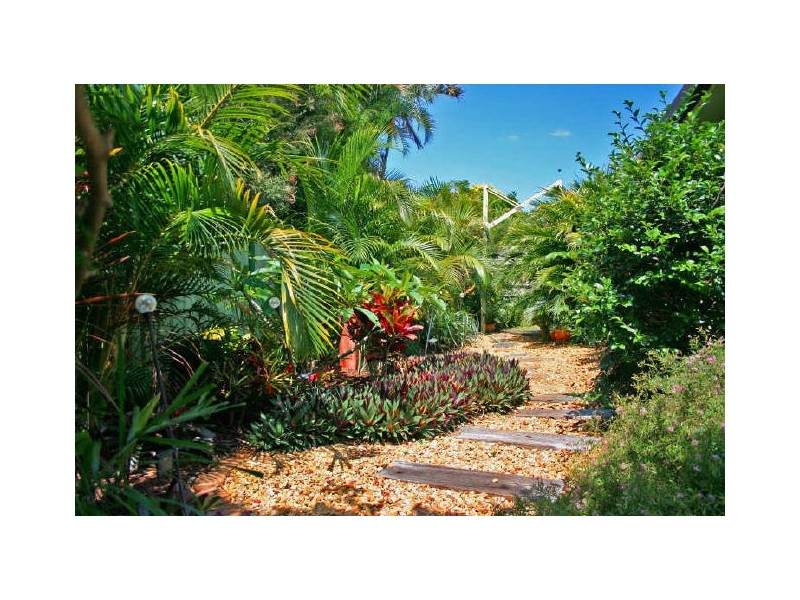 6 Angela Crescent, Cleveland QLD 4163