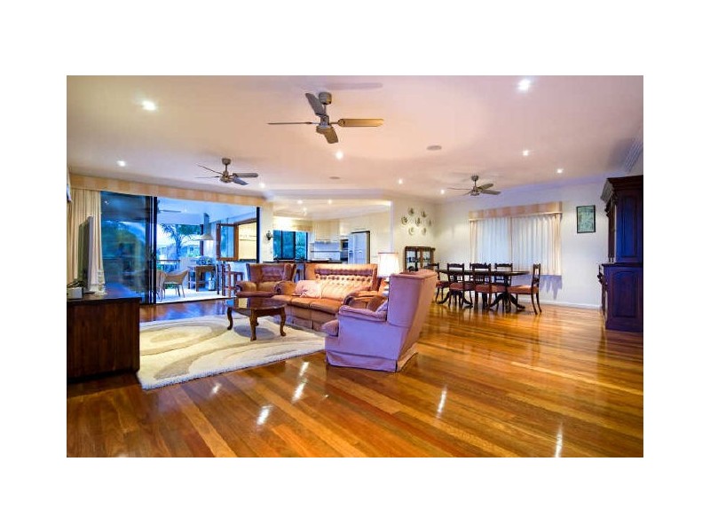 4 Oak Street, Ormiston QLD 4160