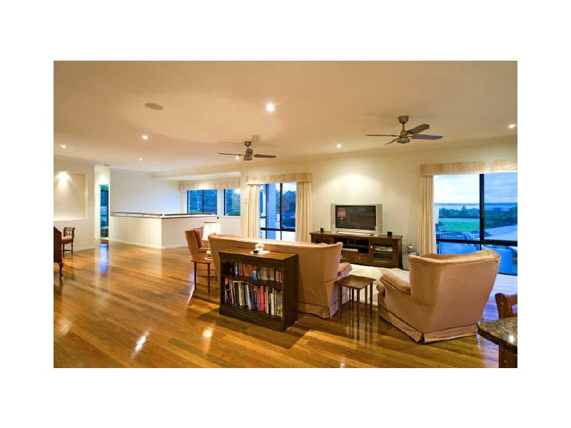 4 Oak Street, Ormiston QLD 4160