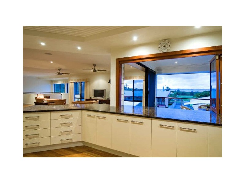 4 Oak Street, Ormiston QLD 4160