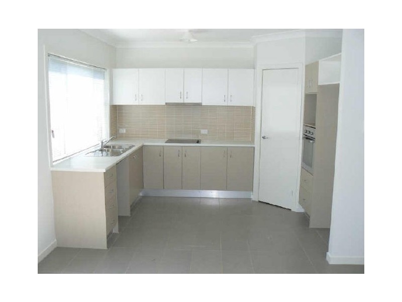 Duplex 1/239 Queen St, Cleveland QLD 4163