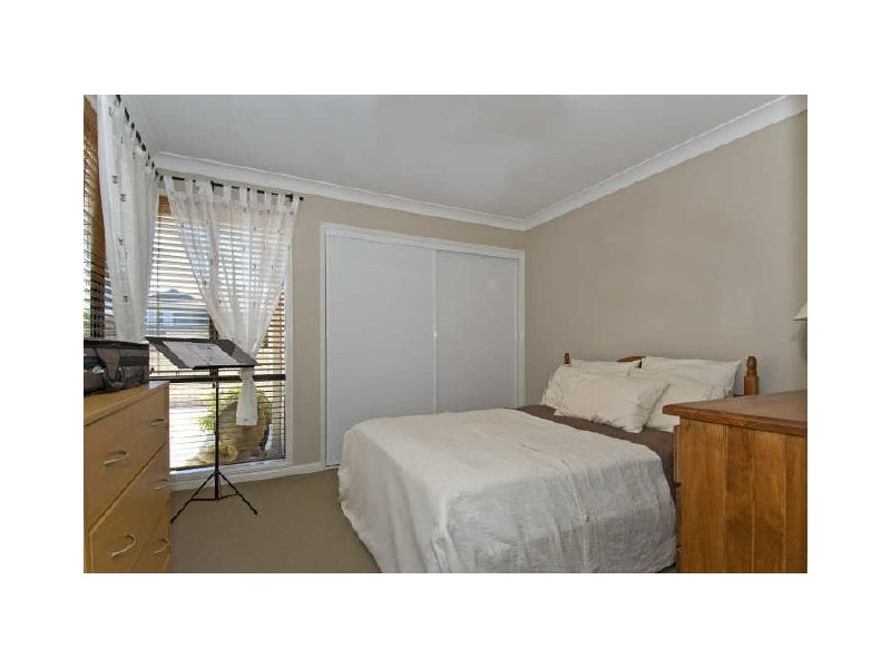 2 Newton Close, Redland Bay QLD 4165
