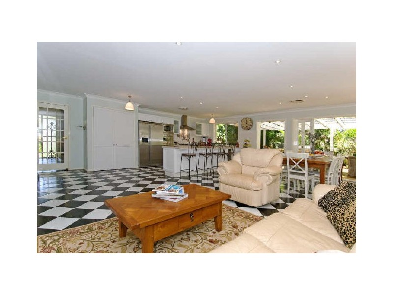15A Bee Street, Ormiston QLD 4160