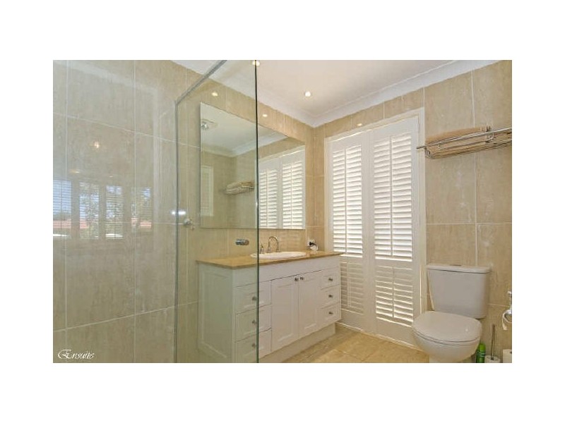 15A Bee Street, Ormiston QLD 4160