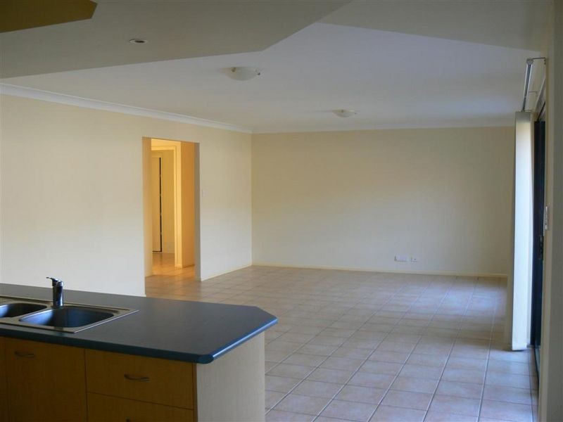 6 Seaholly Crescent, Victoria Point QLD 4165